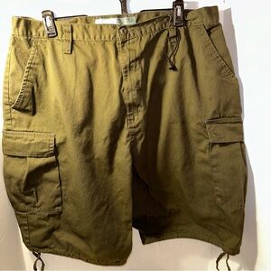 Regal Wear size 44 men’s cargo shorts